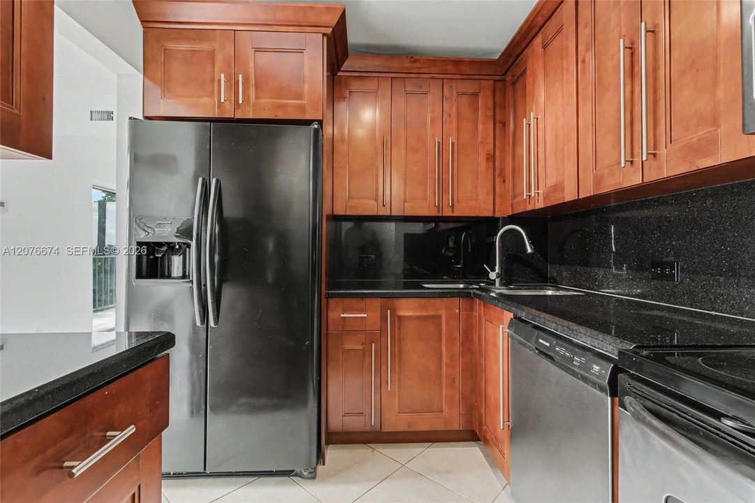 En Venta: $325,000 (2 camas, 2 baños, 1110 Pies cuadrados)