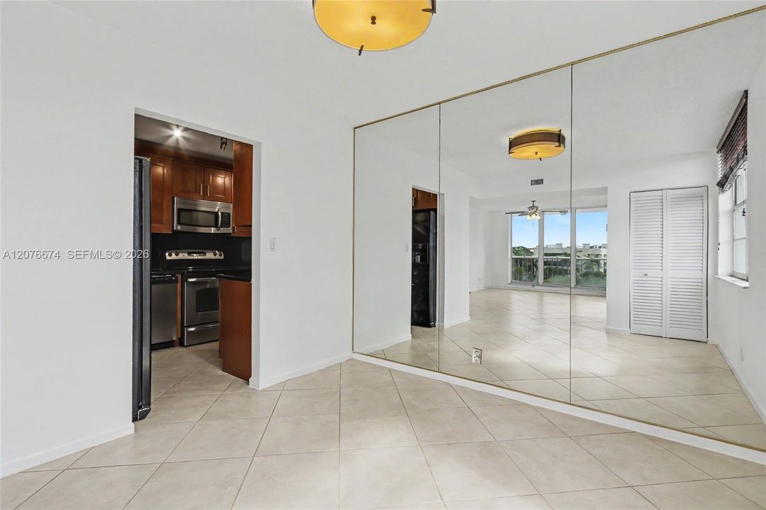 En Venta: $325,000 (2 camas, 2 baños, 1110 Pies cuadrados)