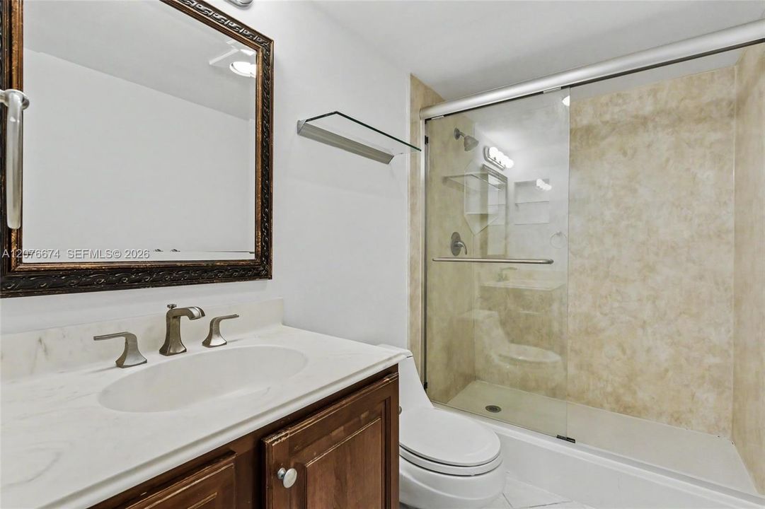 En Venta: $325,000 (2 camas, 2 baños, 1110 Pies cuadrados)