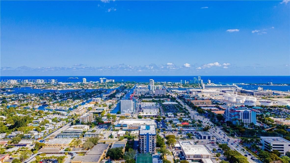 En Venta: $325,000 (2 camas, 2 baños, 1110 Pies cuadrados)
