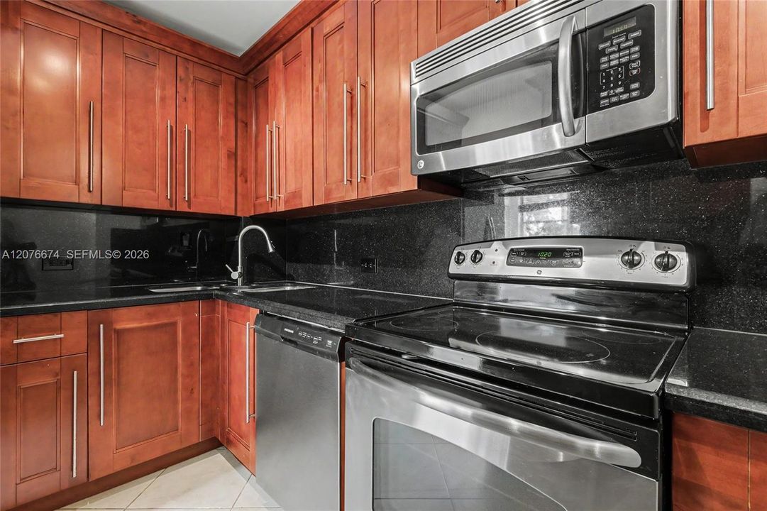 En Venta: $325,000 (2 camas, 2 baños, 1110 Pies cuadrados)