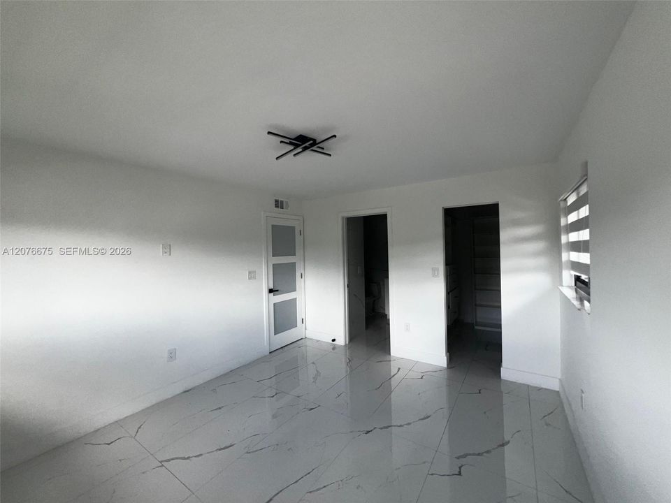For Rent: $2,500 (3 beds, 2 baths, 1160 Square Feet)