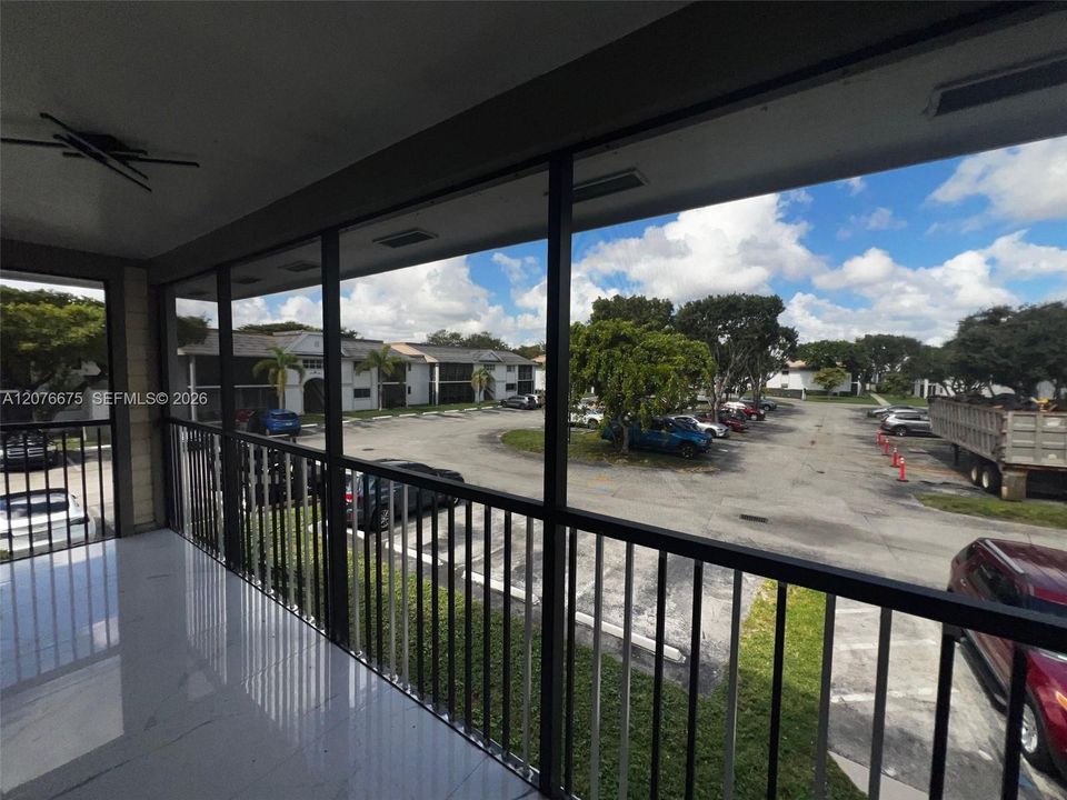 For Rent: $2,500 (3 beds, 2 baths, 1160 Square Feet)