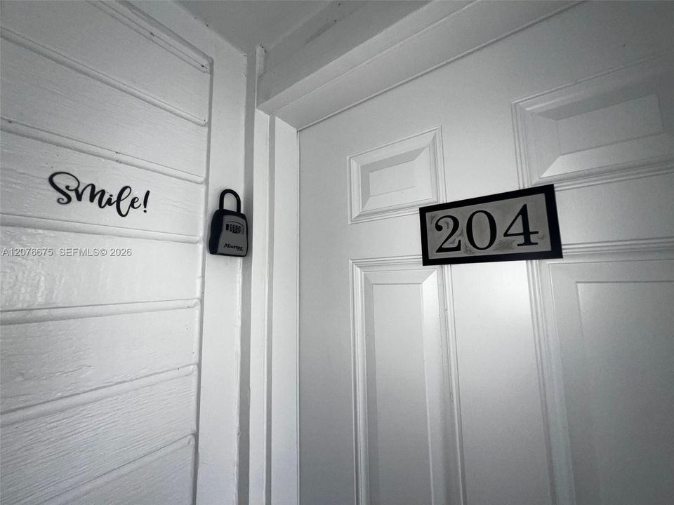 For Rent: $2,500 (3 beds, 2 baths, 1160 Square Feet)