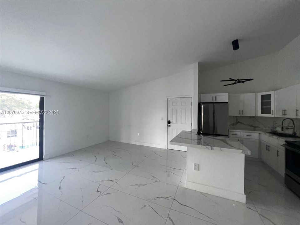 For Rent: $2,500 (3 beds, 2 baths, 1160 Square Feet)
