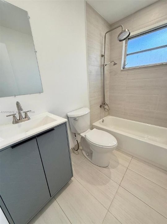 For Rent: $2,400 (3 beds, 2 baths, 5078 Square Feet)