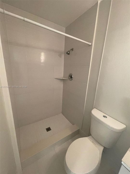 В аренду: $2,200 (2 спален, 2 ванн, 5455 Квадратных фут)