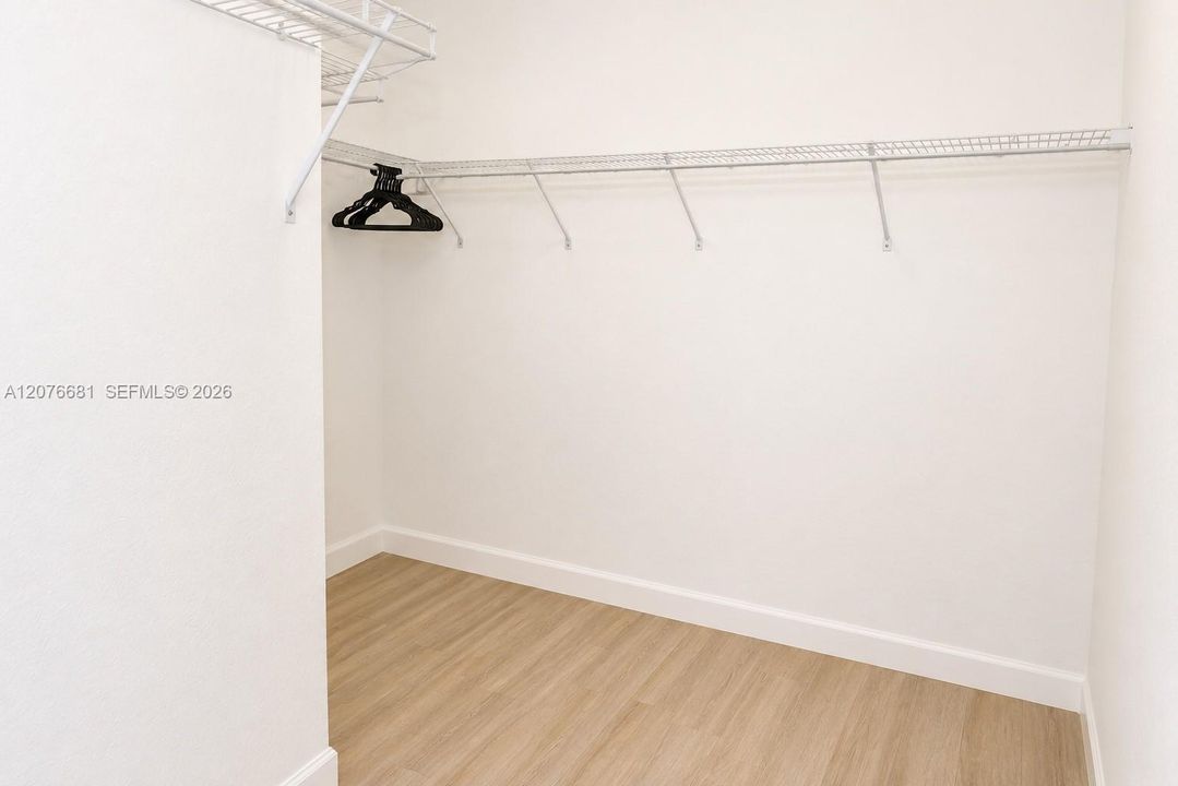 En Renta: $2,590 (3 camas, 2 baños, 1565 Pies cuadrados)