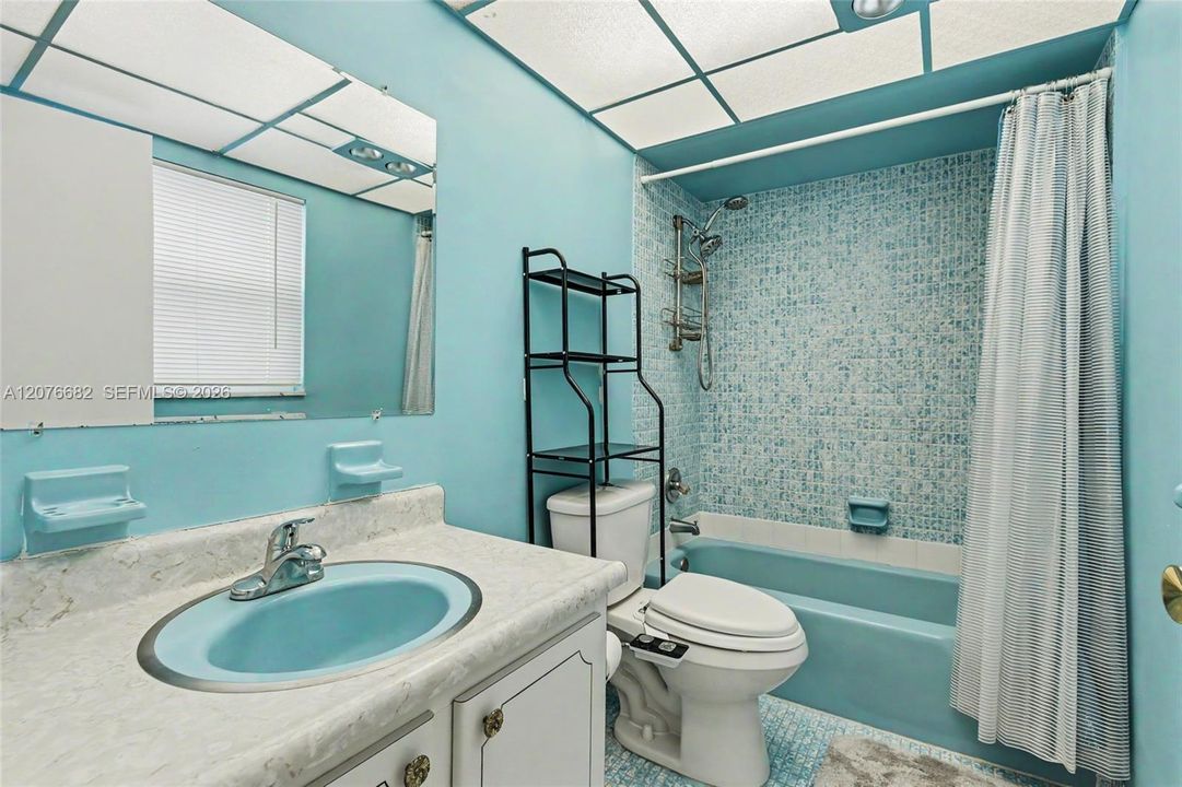 For Rent: $1,490 (1 beds, 1 baths, 806 Square Feet)