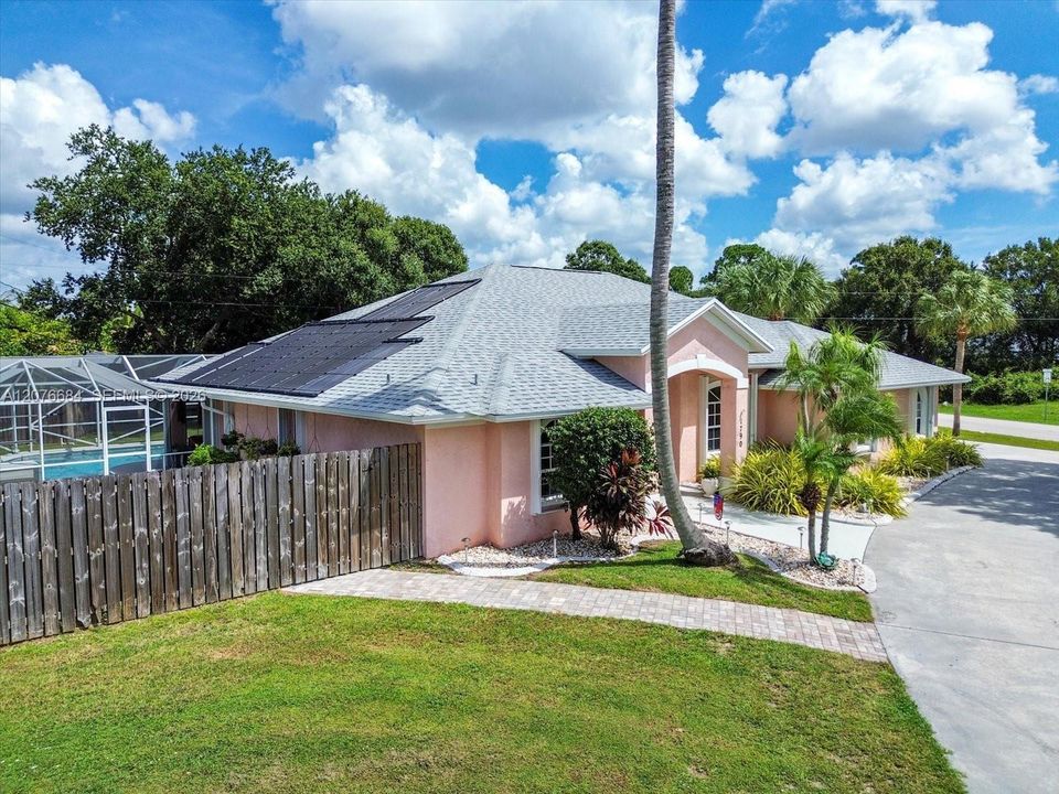 En Venta: $449,900 (3 camas, 2 baños, 1868 Pies cuadrados)