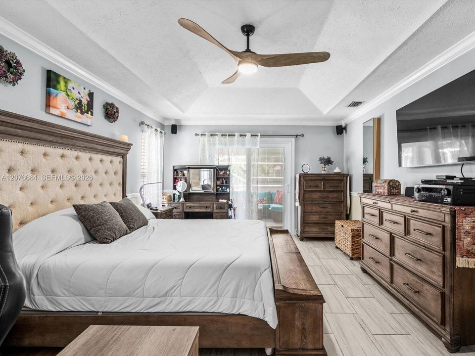En Venta: $449,900 (3 camas, 2 baños, 1868 Pies cuadrados)