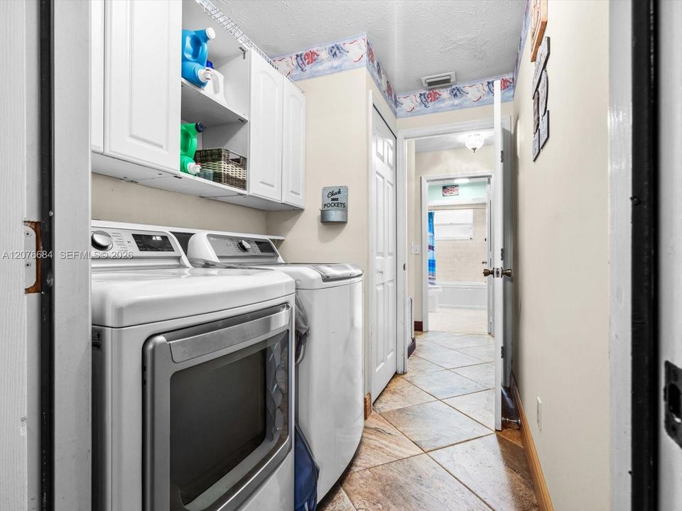 En Venta: $449,900 (3 camas, 2 baños, 1868 Pies cuadrados)