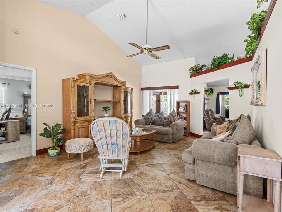 En Venta: $449,900 (3 camas, 2 baños, 1868 Pies cuadrados)