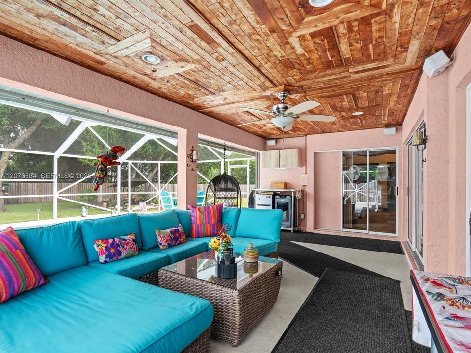 En Venta: $449,900 (3 camas, 2 baños, 1868 Pies cuadrados)