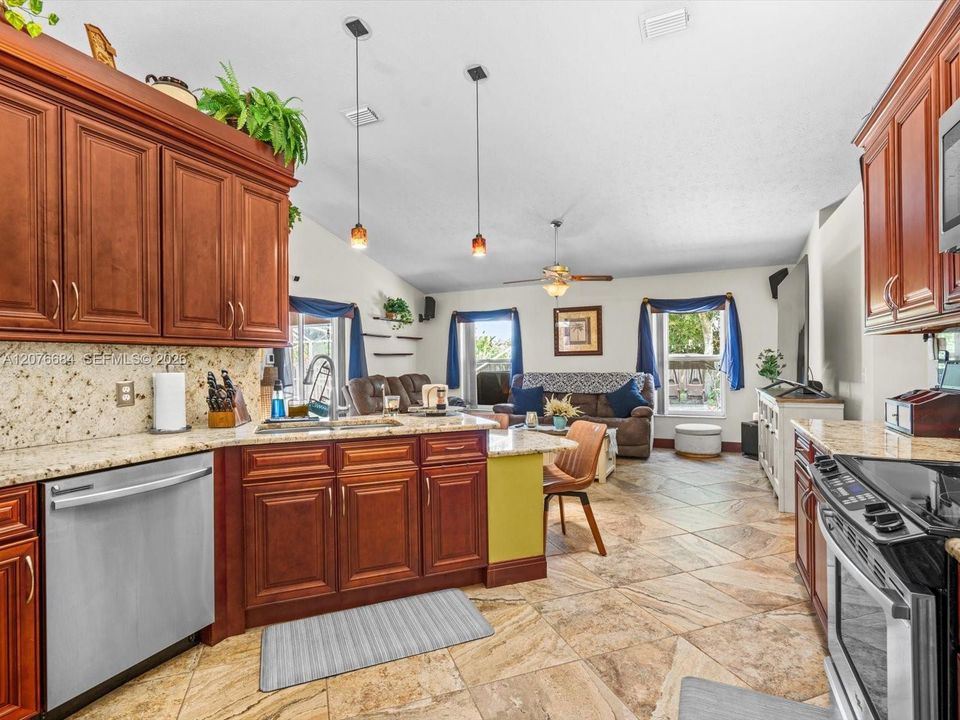 En Venta: $449,900 (3 camas, 2 baños, 1868 Pies cuadrados)