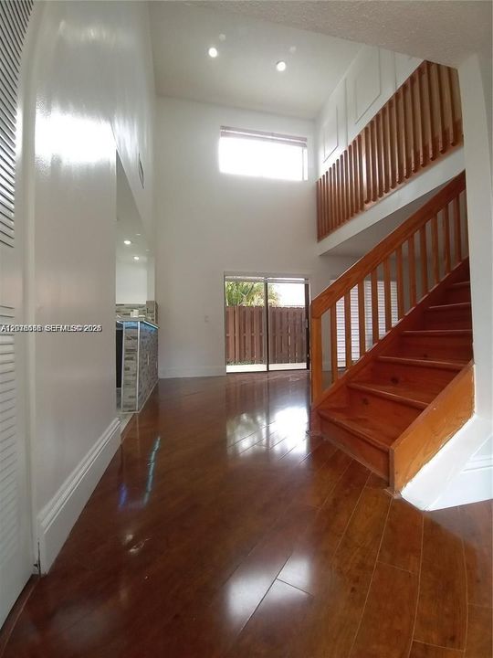 For Rent: $3,150 (3 beds, 2 baths, 1582 Square Feet)