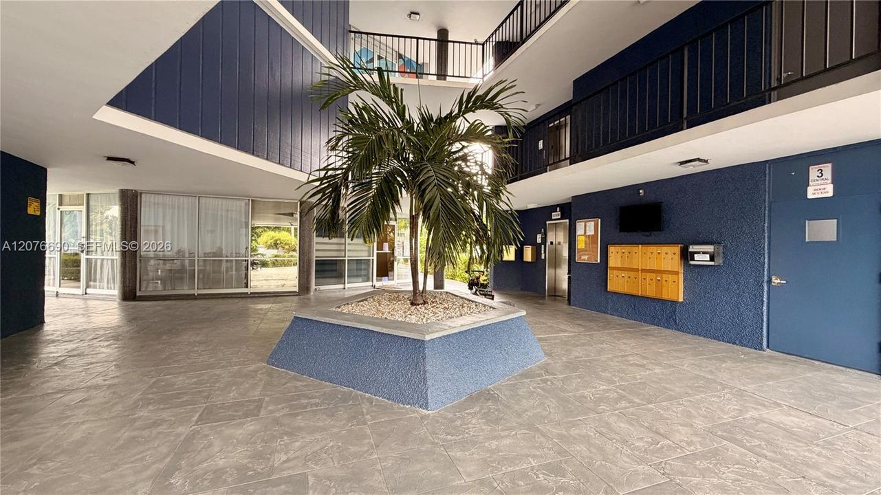 For Rent: $1,800 (1 beds, 1 baths, 1077 Square Feet)