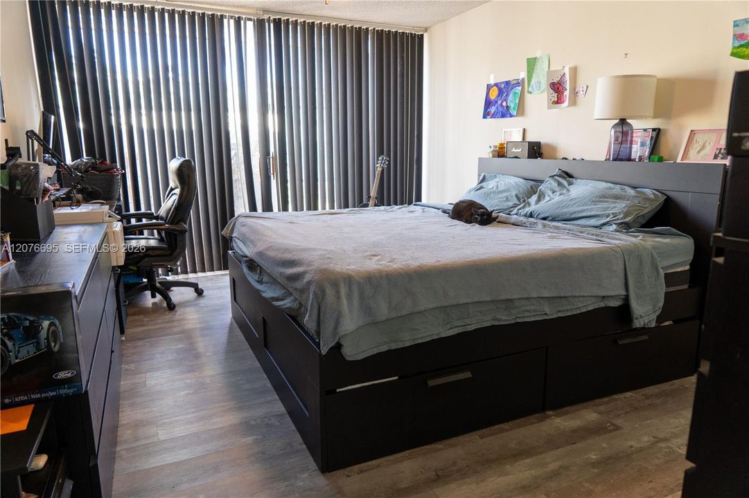 На продажу: $415,000 (3 спален, 2 ванн, 1323 Квадратных фут)