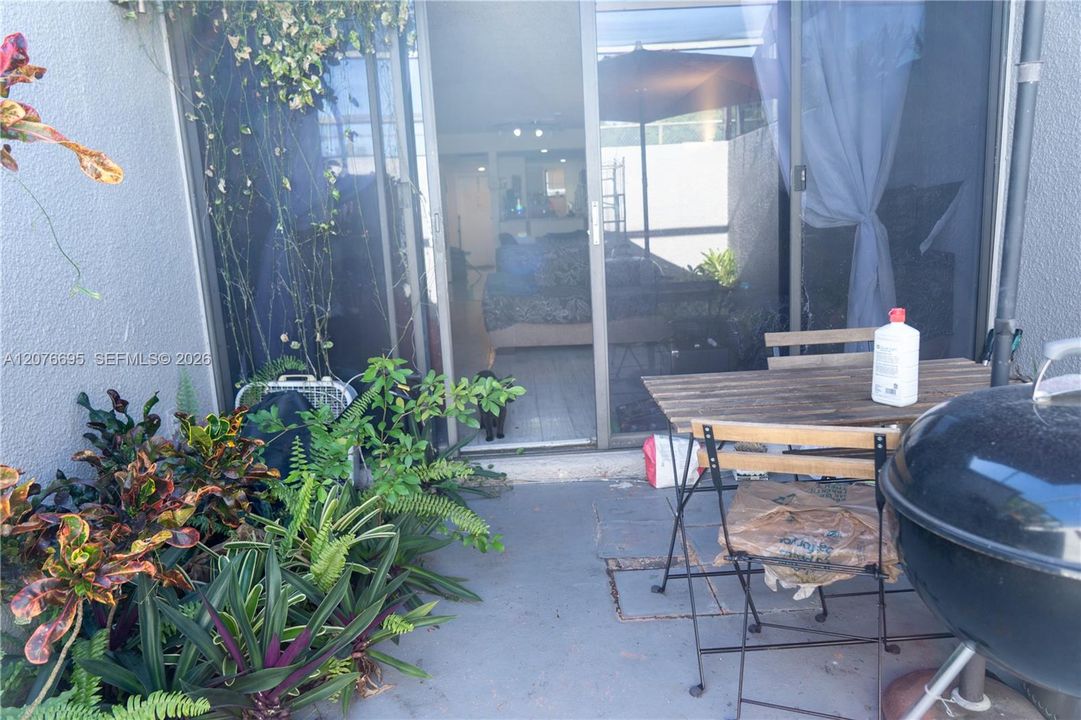 На продажу: $415,000 (3 спален, 2 ванн, 1323 Квадратных фут)