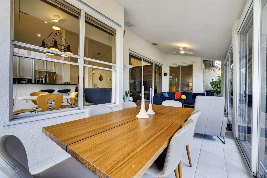 dining area in sun room