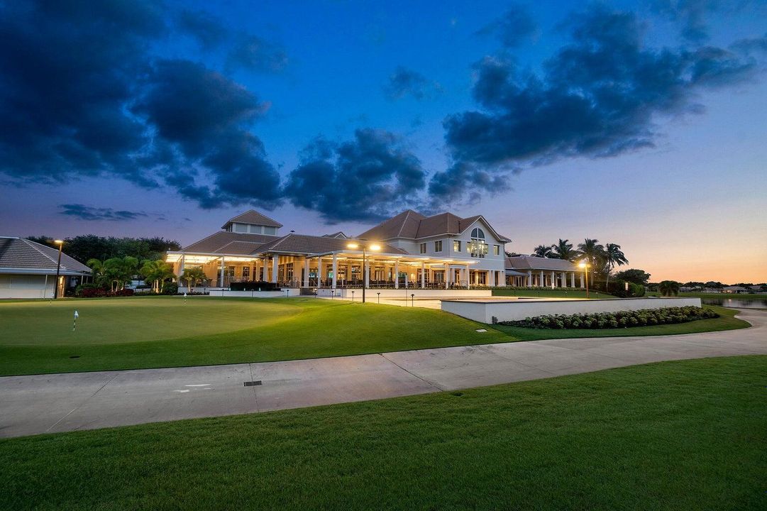 Aberdeen clubhouse dusk
