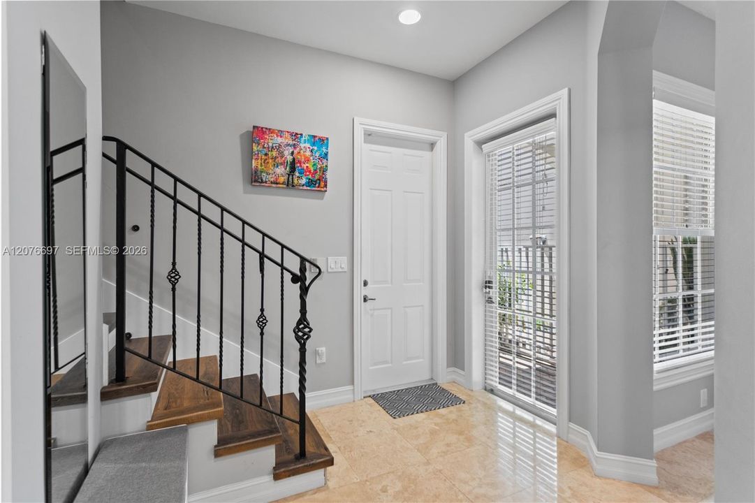 En Venta: $789,900 (3 camas, 2 baños, 2246 Pies cuadrados)