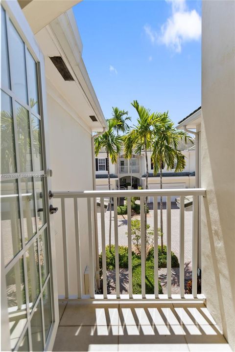 En Venta: $789,900 (3 camas, 2 baños, 2246 Pies cuadrados)