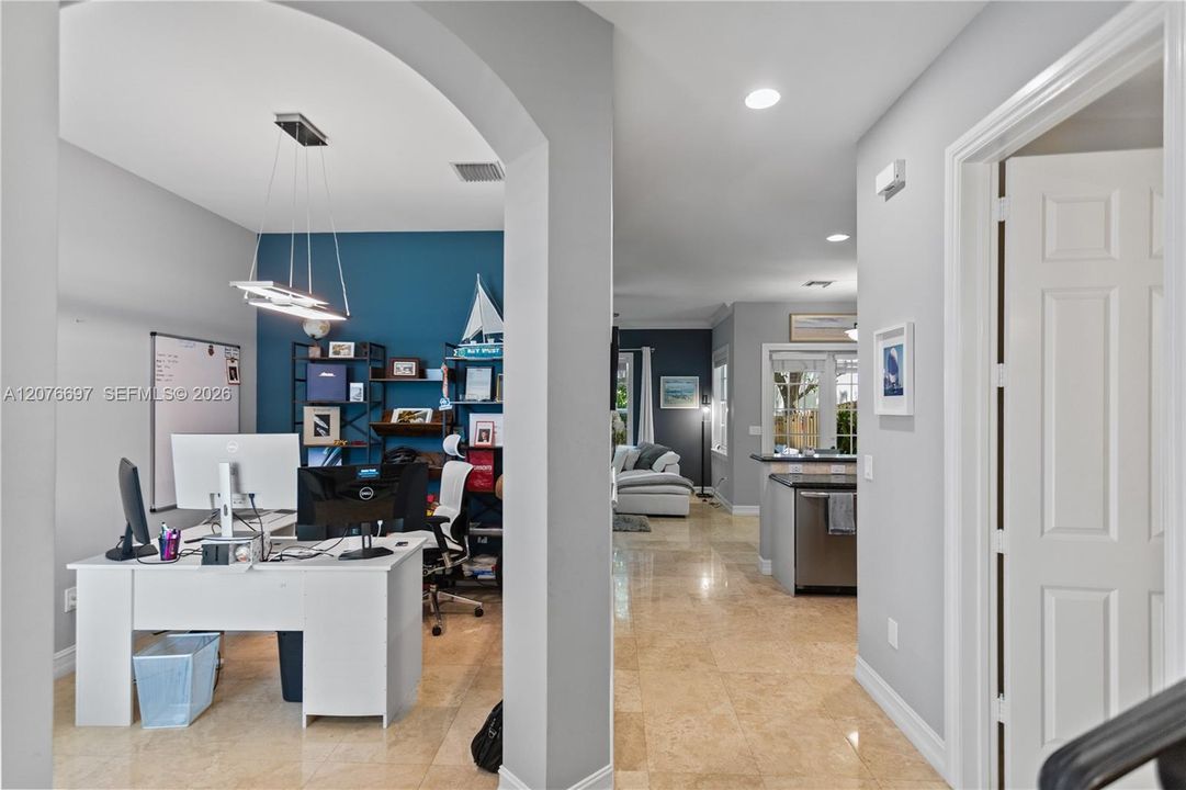 Flex space Formal Dining room or home office or Den.