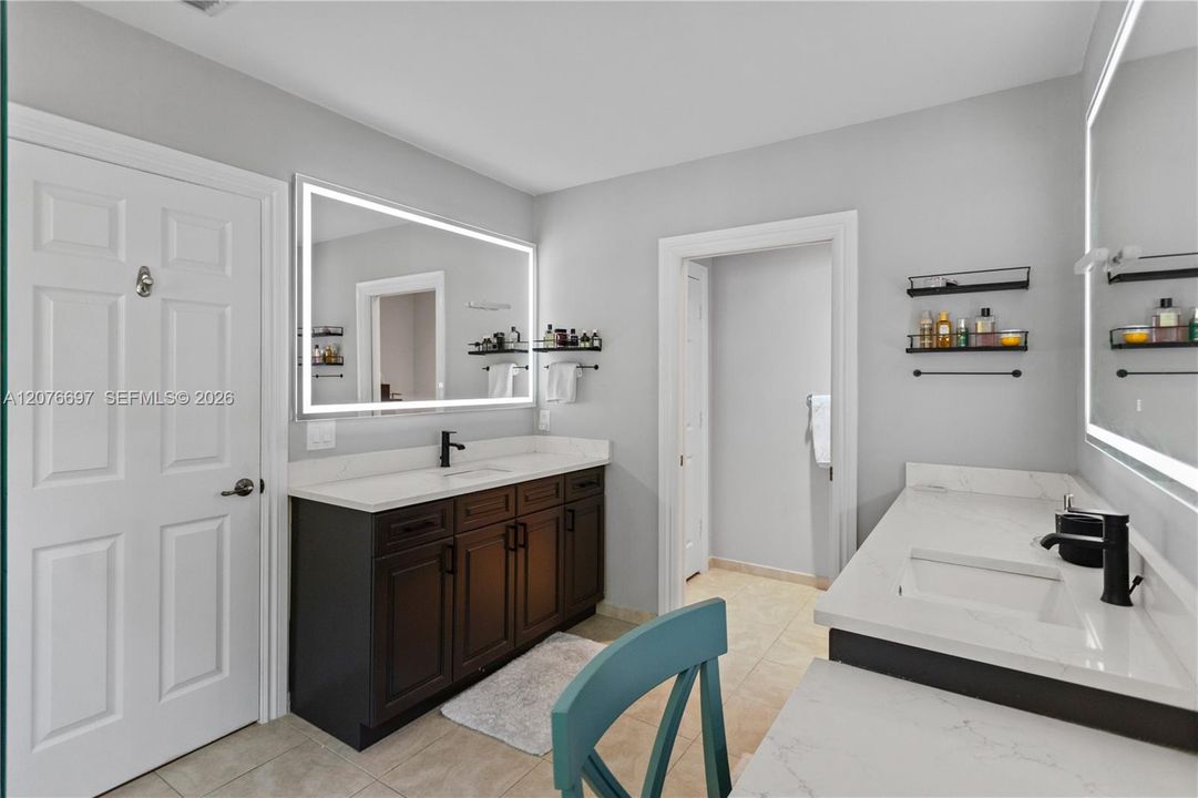 En Venta: $789,900 (3 camas, 2 baños, 2246 Pies cuadrados)