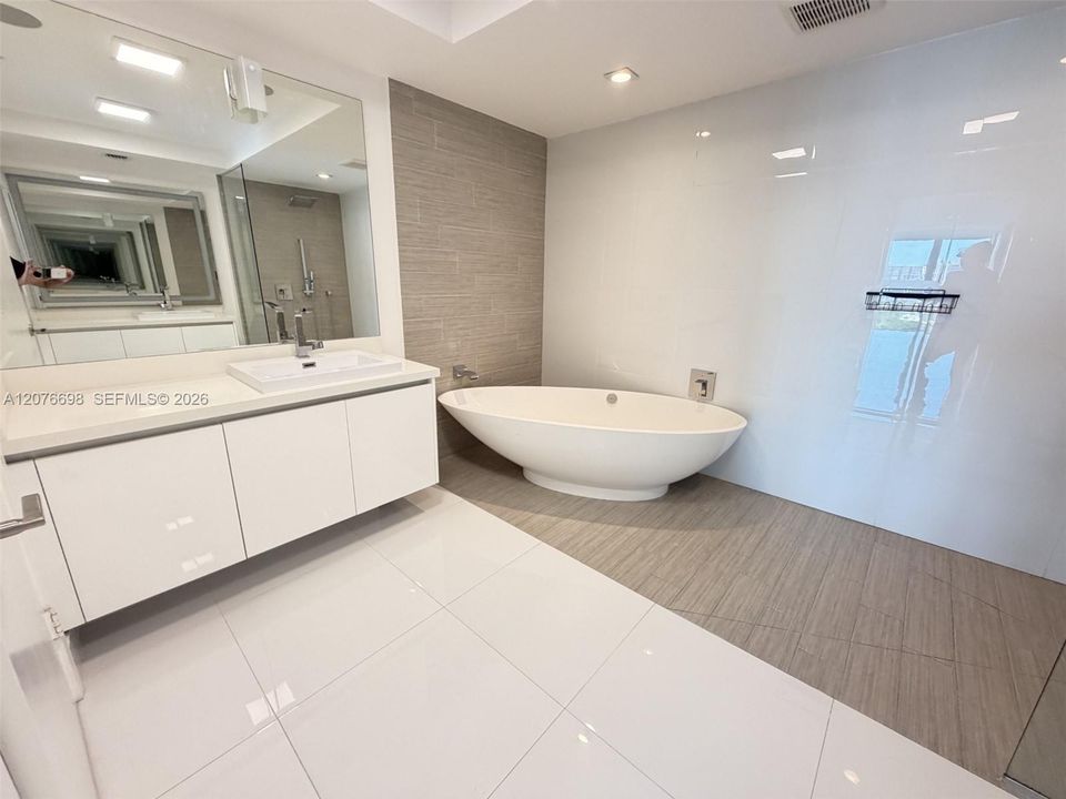 En Venta: $1,549,000 (3 camas, 3 baños, 1892 Pies cuadrados)