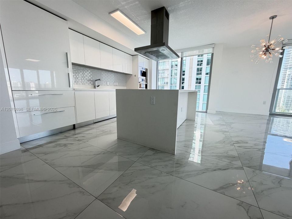 En Venta: $1,549,000 (3 camas, 3 baños, 1892 Pies cuadrados)