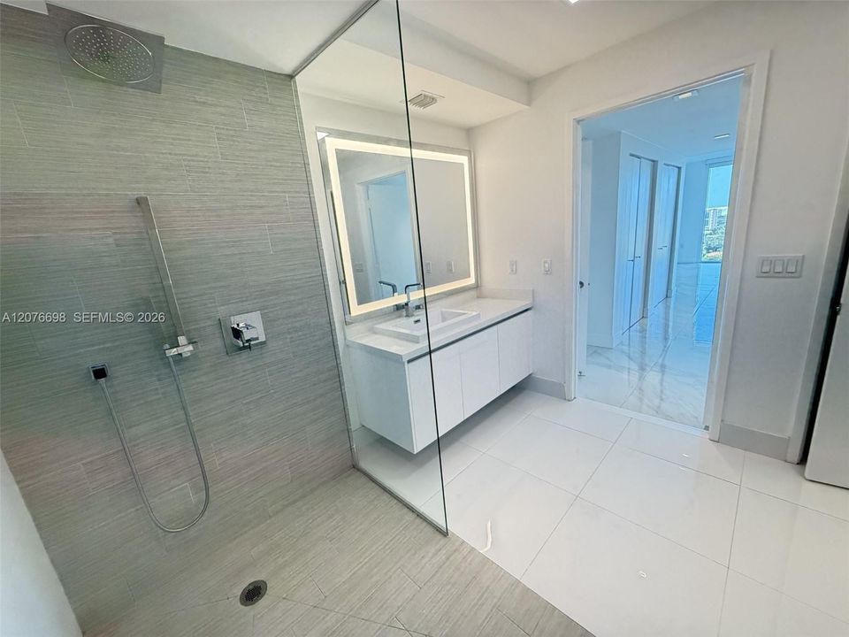 En Venta: $1,549,000 (3 camas, 3 baños, 1892 Pies cuadrados)