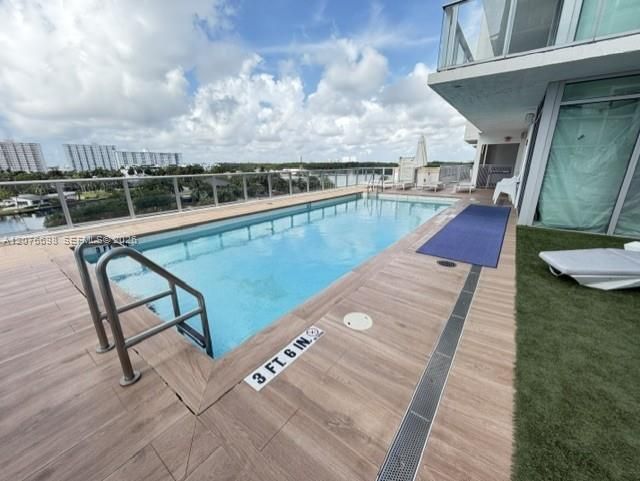 En Venta: $1,549,000 (3 camas, 3 baños, 1892 Pies cuadrados)
