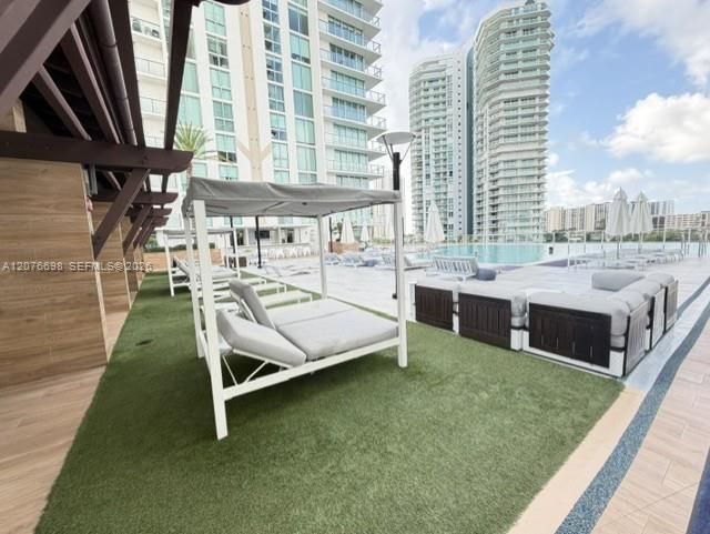En Venta: $1,549,000 (3 camas, 3 baños, 1892 Pies cuadrados)