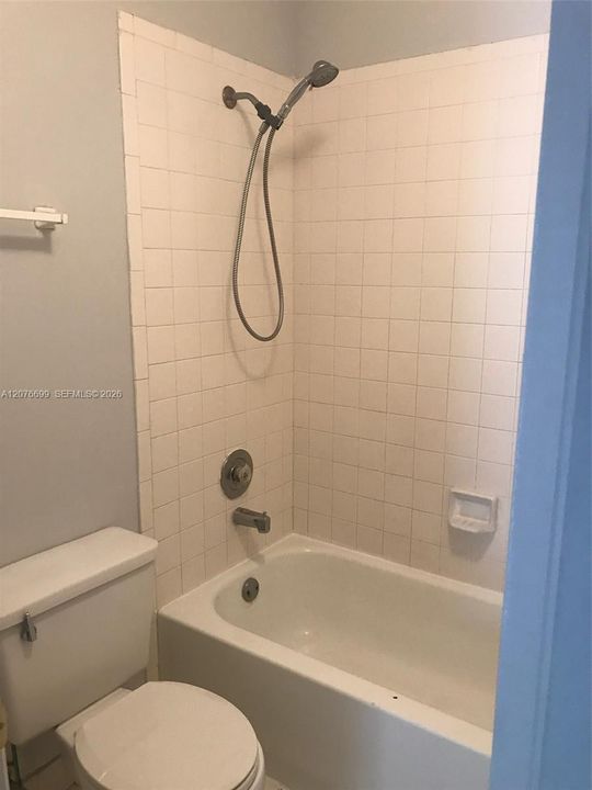 For Sale: $285,000 (2 beds, 2 baths, 993 Square Feet)
