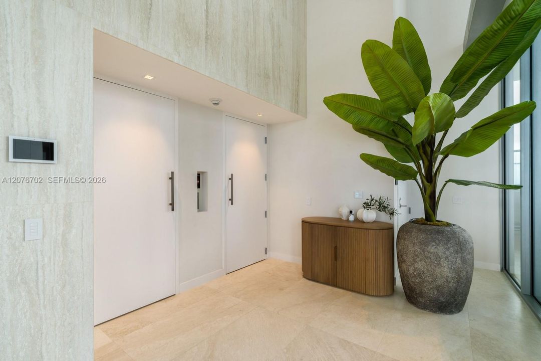 For Sale: $22,500,000 (5 beds, 7 baths, 6695 Square Feet)