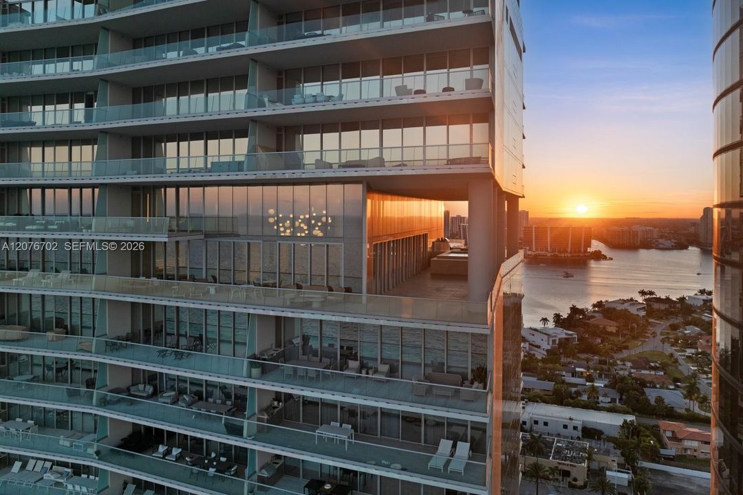 For Sale: $22,500,000 (5 beds, 7 baths, 6695 Square Feet)