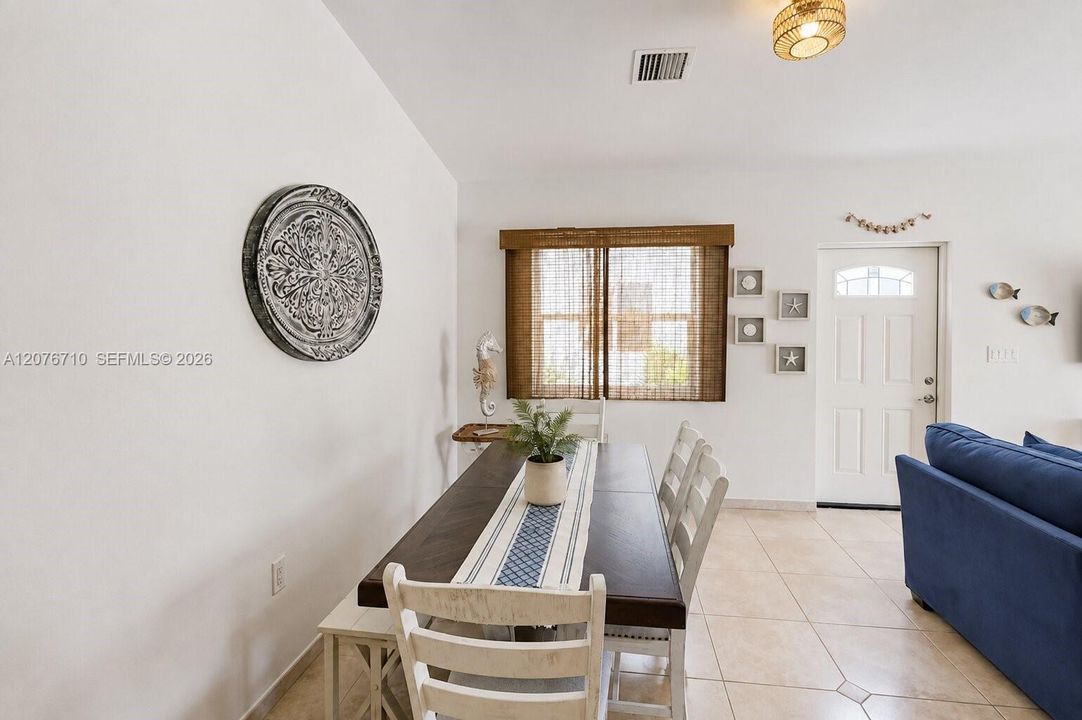 En Renta: $3,700 (4 camas, 2 baños, 1380 Pies cuadrados)