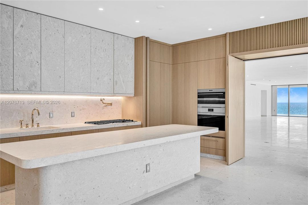 For Sale: $59,900,000 (4 beds, 4 baths, 8469 Square Feet)