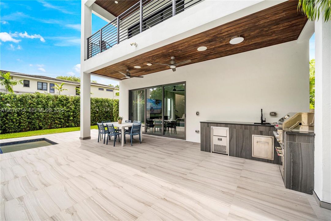 En Venta: $2,759,000 (4 camas, 5 baños, 2871 Pies cuadrados)