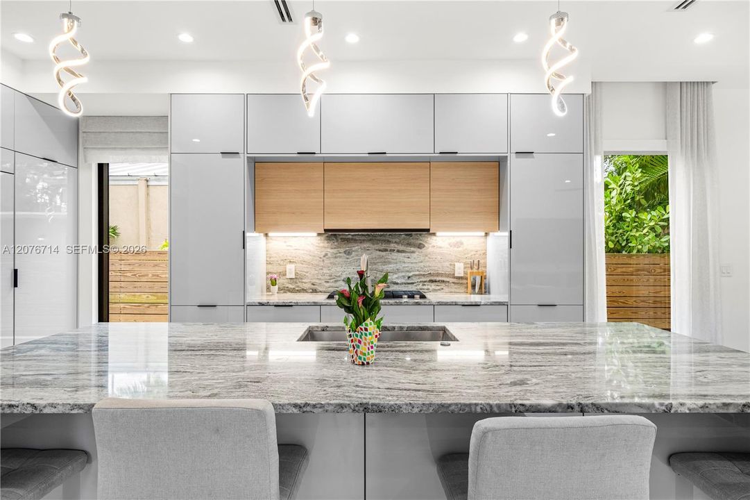 En Venta: $2,759,000 (4 camas, 5 baños, 2871 Pies cuadrados)