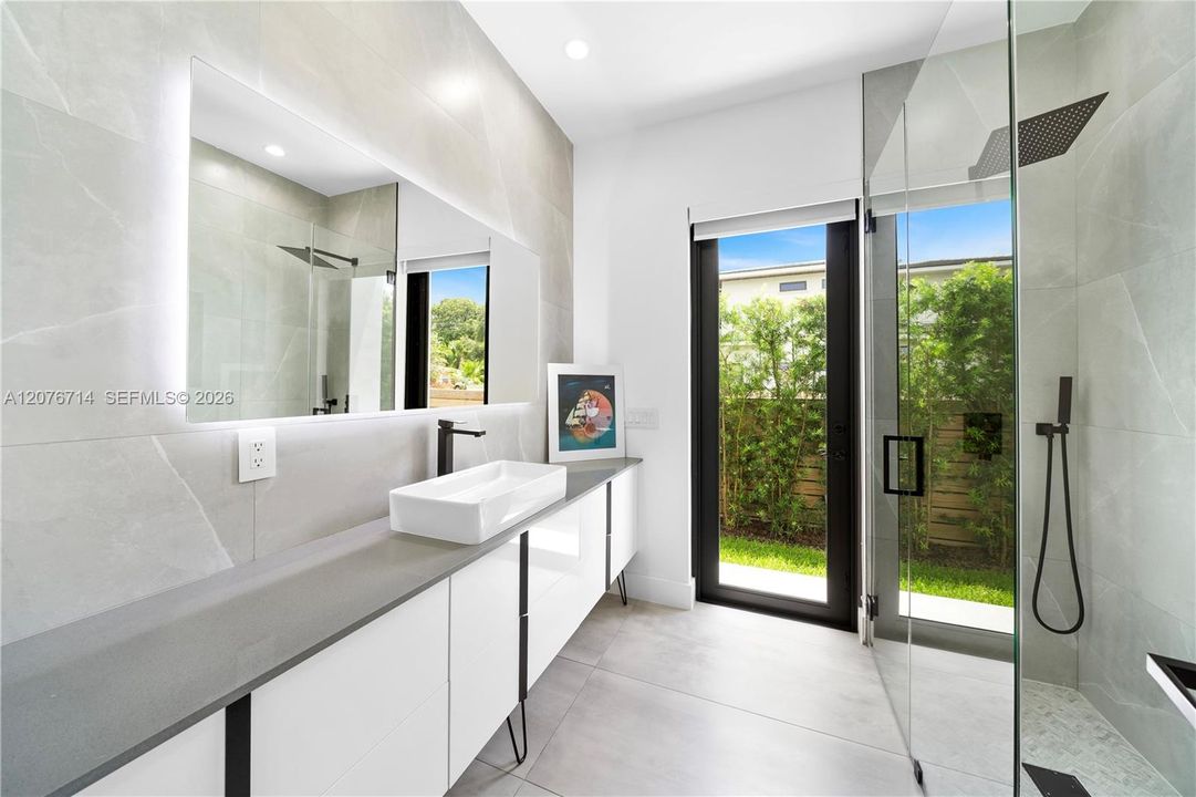 En Venta: $2,759,000 (4 camas, 5 baños, 2871 Pies cuadrados)