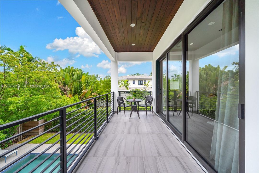 En Venta: $2,759,000 (4 camas, 5 baños, 2871 Pies cuadrados)