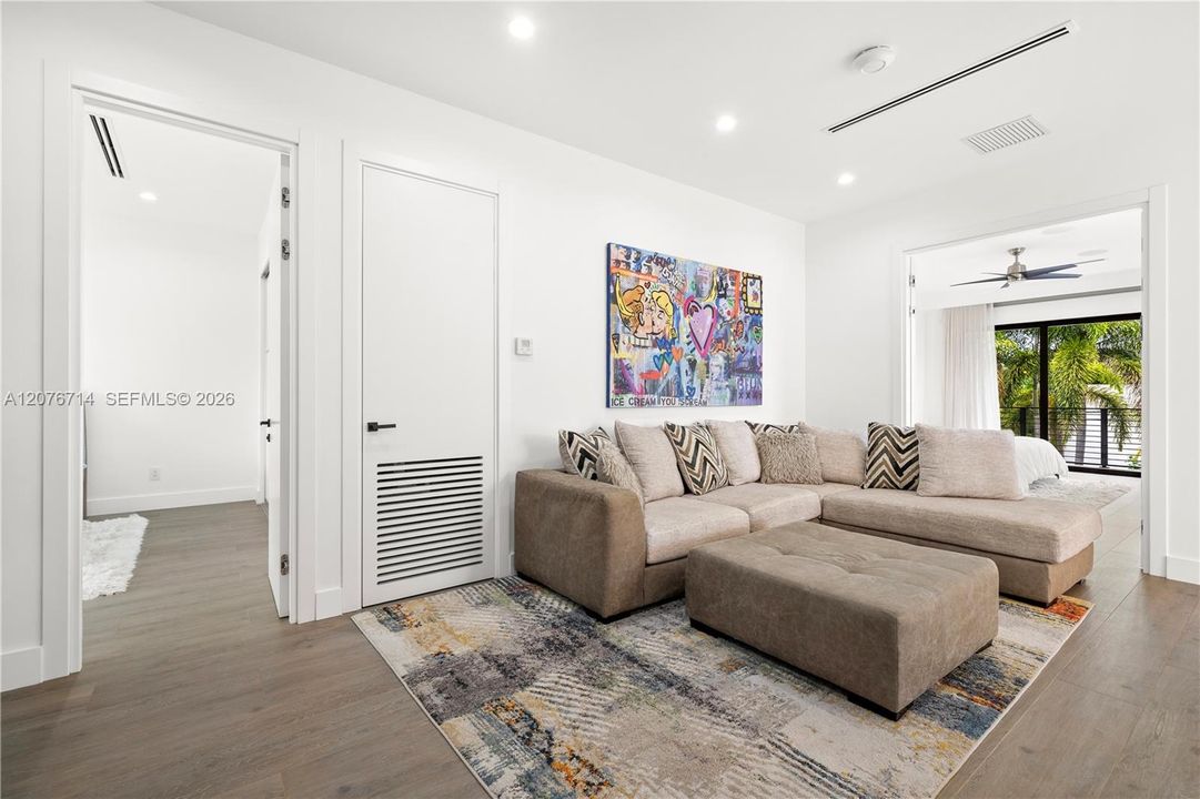 En Venta: $2,759,000 (4 camas, 5 baños, 2871 Pies cuadrados)