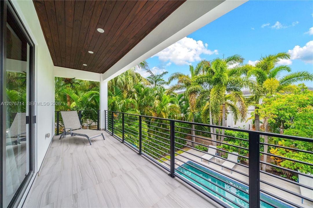 En Venta: $2,759,000 (4 camas, 5 baños, 2871 Pies cuadrados)