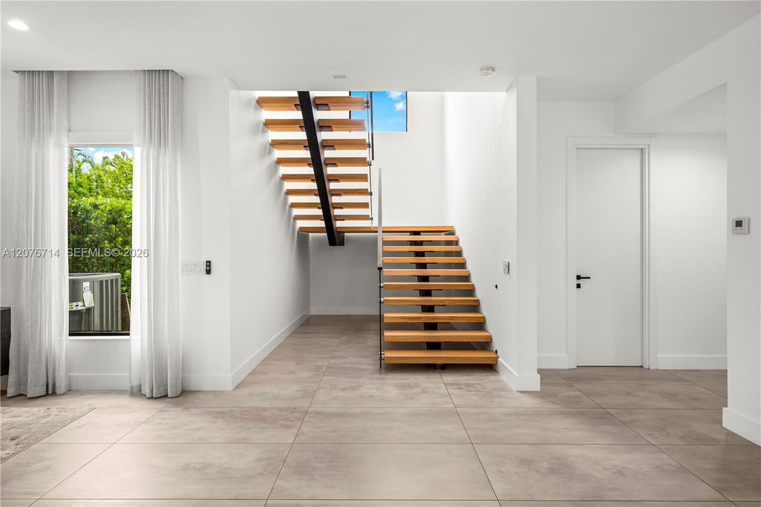 En Venta: $2,759,000 (4 camas, 5 baños, 2871 Pies cuadrados)
