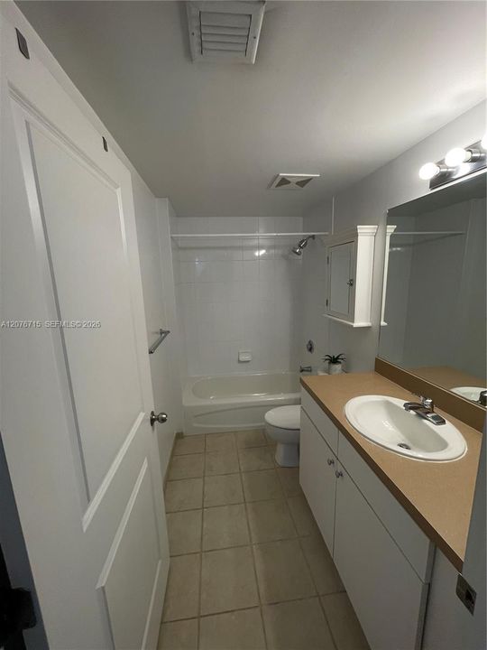 В аренду: $2,595 (1 спален, 1 ванн, 838 Квадратных фут)