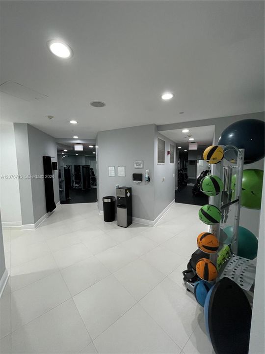 В аренду: $2,595 (1 спален, 1 ванн, 838 Квадратных фут)