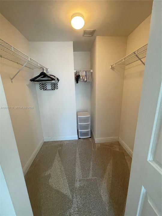 В аренду: $2,595 (1 спален, 1 ванн, 838 Квадратных фут)