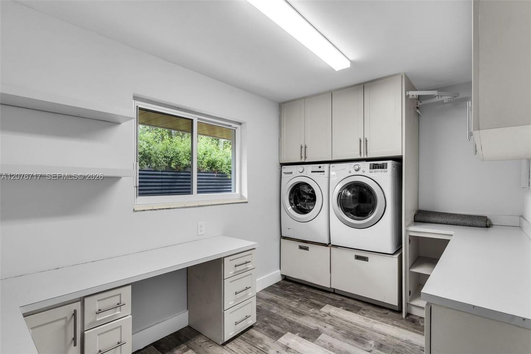 En Renta: $4,700 (4 camas, 3 baños, 1680 Pies cuadrados)